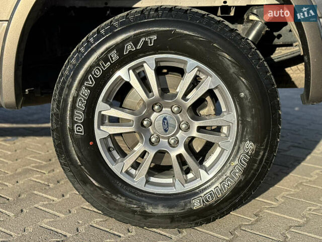 Форд Ф-150 2019 в Сумах на Automoto.ua Серый Форд Ф-150, объемом двигателя 2.7 л и пробегом 90 тыс. км за 34500 $, фото 27 на Automoto.ua