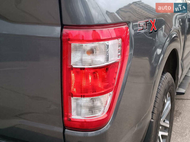 Серый Форд Ф-150, объемом двигателя 2.7 л и пробегом 185 тыс. км за 30940 $, фото 12 на Automoto.ua