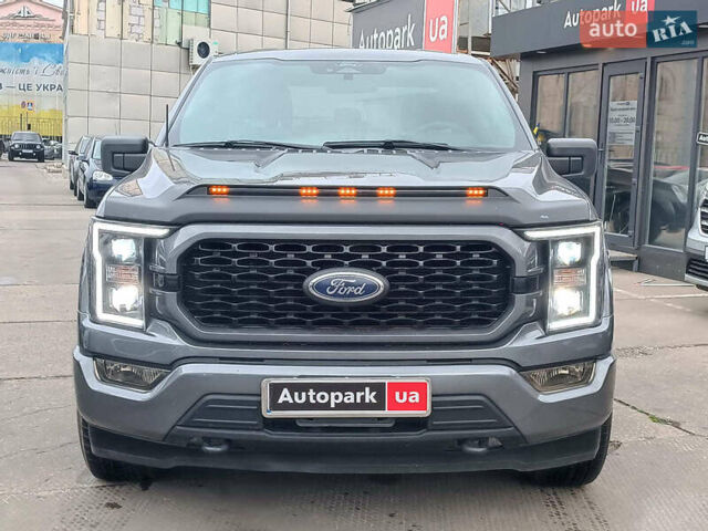 Серый Форд Ф-150, объемом двигателя 2.7 л и пробегом 185 тыс. км за 30940 $, фото 3 на Automoto.ua