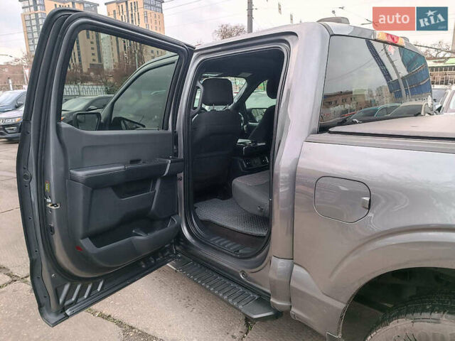 Серый Форд Ф-150, объемом двигателя 2.7 л и пробегом 185 тыс. км за 30940 $, фото 16 на Automoto.ua