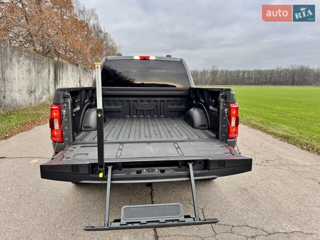 Серый Форд Ф-150, объемом двигателя 3.5 л и пробегом 129 тыс. км за 47777 $, фото 41 на Automoto.ua