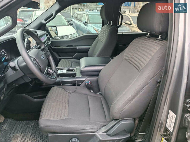 Серый Форд Ф-150, объемом двигателя 2.7 л и пробегом 185 тыс. км за 30940 $, фото 22 на Automoto.ua