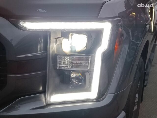 Серый Форд Ф-150, объемом двигателя 2.7 л и пробегом 185 тыс. км за 30990 $, фото 6 на Automoto.ua