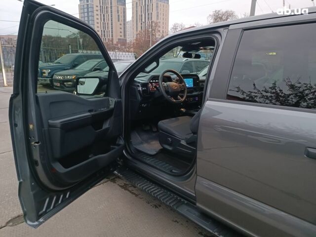 Серый Форд Ф-150, объемом двигателя 2.7 л и пробегом 185 тыс. км за 30990 $, фото 21 на Automoto.ua