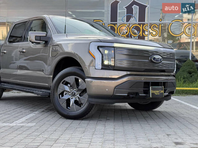Форд Ф-150 2022 в Одессе на Automoto.ua Серый Форд Ф-150, объемом двигателя 0 л и пробегом 1 тыс. км за 56000 $, фото 3 на Automoto.ua