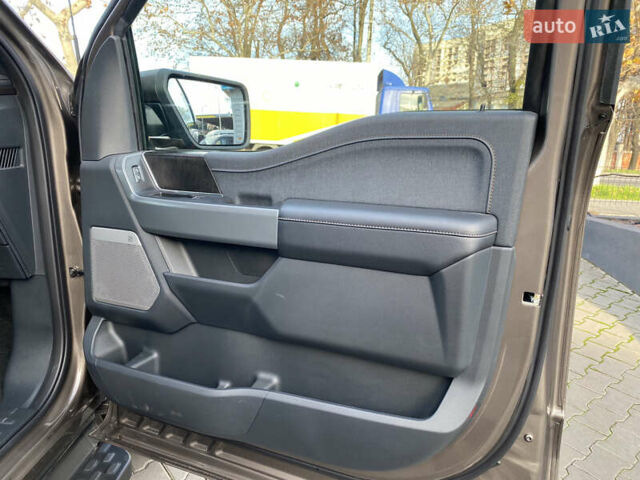 Серый Форд Ф-150, объемом двигателя 0 л и пробегом 2 тыс. км за 60300 $, фото 27 на Automoto.ua