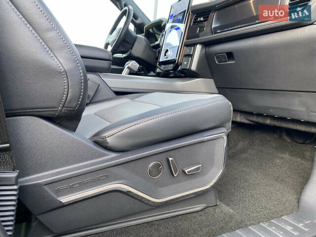 Серый Форд Ф-150, объемом двигателя 0 л и пробегом 2 тыс. км за 60300 $, фото 29 на Automoto.ua