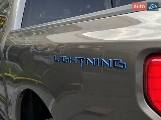Форд Ф-150 2022 в Одессе на Automoto.ua Серый Форд Ф-150, объемом двигателя 0 л и пробегом 1 тыс. км за 56000 $, фото 8 на Automoto.ua