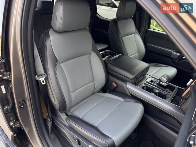 Форд Ф-150 2022 в Одессе на Automoto.ua Серый Форд Ф-150, объемом двигателя 0 л и пробегом 1 тыс. км за 56000 $, фото 16 на Automoto.ua