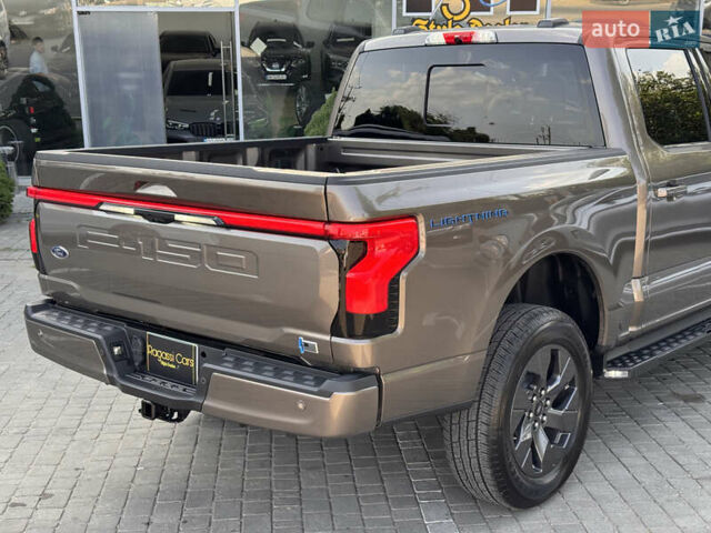 Форд Ф-150 2022 в Одессе на Automoto.ua Серый Форд Ф-150, объемом двигателя 0 л и пробегом 1 тыс. км за 56000 $, фото 9 на Automoto.ua