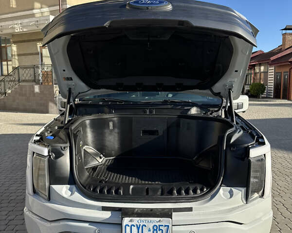 Сірий Форд Ф-150, об'ємом двигуна 0 л та пробігом 4 тис. км за 45000 $, фото 3 на Automoto.ua