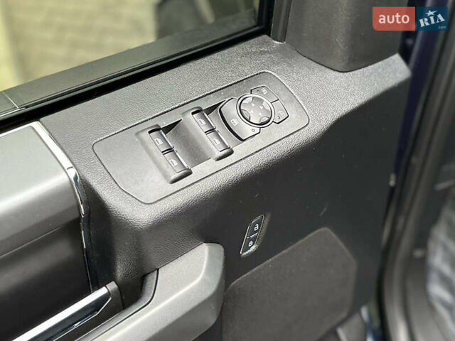 Синий Форд Ф-150, объемом двигателя 5 л и пробегом 220 тыс. км за 22900 $, фото 58 на Automoto.ua