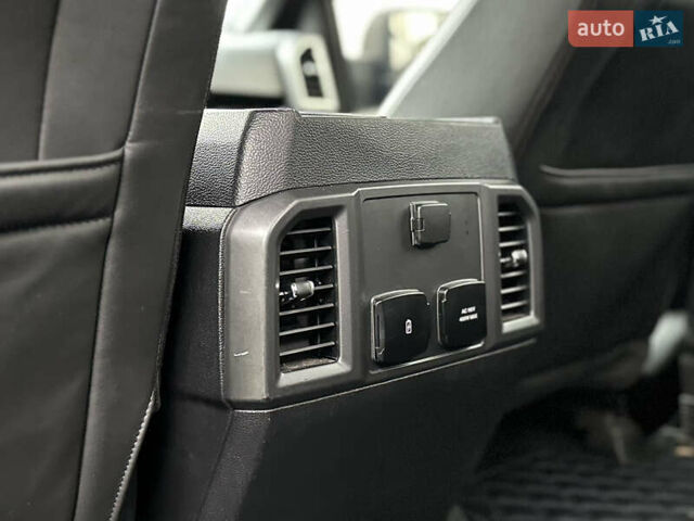 Синий Форд Ф-150, объемом двигателя 5 л и пробегом 220 тыс. км за 22900 $, фото 38 на Automoto.ua