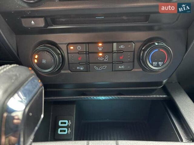 Форд Ф-150 2018 у Києві на Automoto.ua Синій Форд Ф-150, об'ємом двигуна 5 л та пробігом 47 тис. км за 38900 $, фото 30 на Automoto.ua