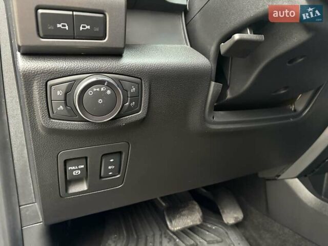 Форд Ф-150 2018 у Києві на Automoto.ua Синій Форд Ф-150, об'ємом двигуна 5 л та пробігом 47 тис. км за 38900 $, фото 18 на Automoto.ua