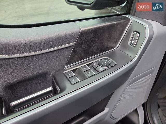 Синий Форд Ф-150, объемом двигателя 0 л и пробегом 42 тыс. км за 46500 $, фото 29 на Automoto.ua