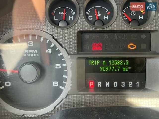 Белый Форд Ф-250, объемом двигателя 5.4 л и пробегом 120 тыс. км за 13000 $, фото 2 на Automoto.ua
