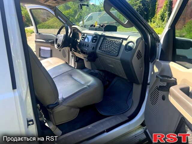 Белый Форд Ф-250, объемом двигателя 5.4 л и пробегом 120 тыс. км за 12000 $, фото 1 на Automoto.ua