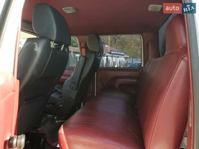 Белый Форд Ф-350, объемом двигателя 7.3 л и пробегом 150 тыс. км за 15900 $, фото 9 на Automoto.ua