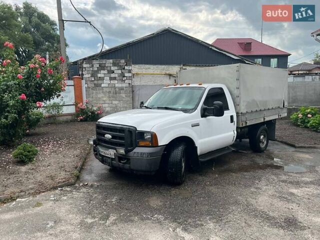 Белый Форд Ф-350, объемом двигателя 5.4 л и пробегом 200 тыс. км за 10000 $, фото 2 на Automoto.ua