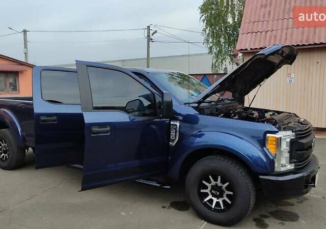 Синий Форд Ф-550, объемом двигателя 6 л и пробегом 144 тыс. км за 49900 $, фото 5 на Automoto.ua