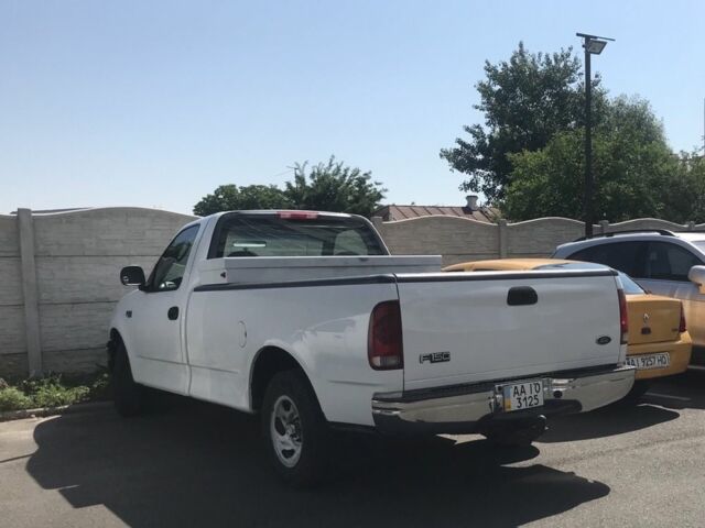 Белый Форд F-Series, объемом двигателя 4.2 л и пробегом 280 тыс. км за 6415 $, фото 2 на Automoto.ua