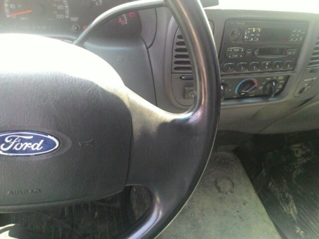 Белый Форд F-Series, объемом двигателя 4.2 л и пробегом 280 тыс. км за 6415 $, фото 7 на Automoto.ua