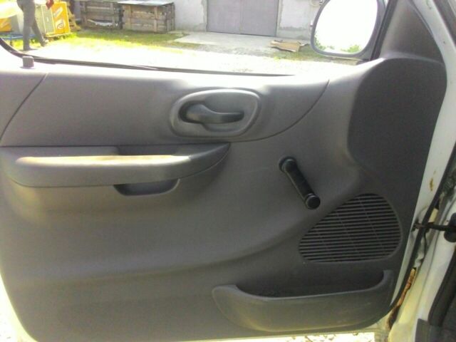 Белый Форд F-Series, объемом двигателя 4.2 л и пробегом 280 тыс. км за 6415 $, фото 4 на Automoto.ua