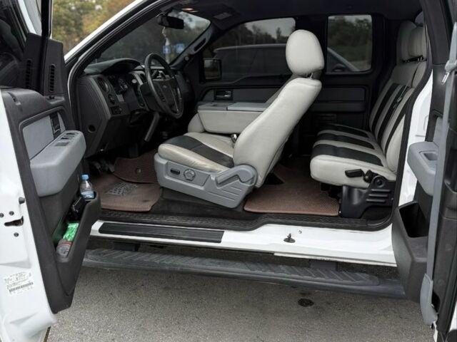 Белый Форд F-Series, объемом двигателя 5 л и пробегом 180 тыс. км за 21000 $, фото 6 на Automoto.ua