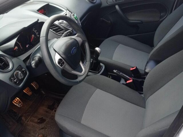 Белый Форд Фестива, объемом двигателя 1.2 л и пробегом 73 тыс. км за 5800 $, фото 8 на Automoto.ua