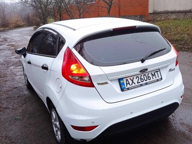Белый Форд Фестива, объемом двигателя 1.2 л и пробегом 73 тыс. км за 5800 $, фото 1 на Automoto.ua
