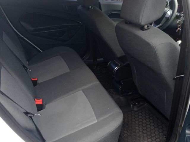 Белый Форд Фестива, объемом двигателя 1.2 л и пробегом 73 тыс. км за 5800 $, фото 4 на Automoto.ua