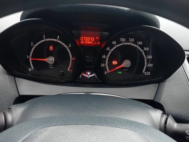 Белый Форд Фестива, объемом двигателя 1.2 л и пробегом 73 тыс. км за 5800 $, фото 10 на Automoto.ua