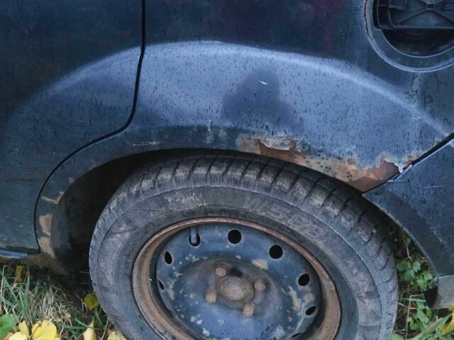 Чорний Форд Фестіва, об'ємом двигуна 1.2 л та пробігом 360 тис. км за 1074 $, фото 2 на Automoto.ua