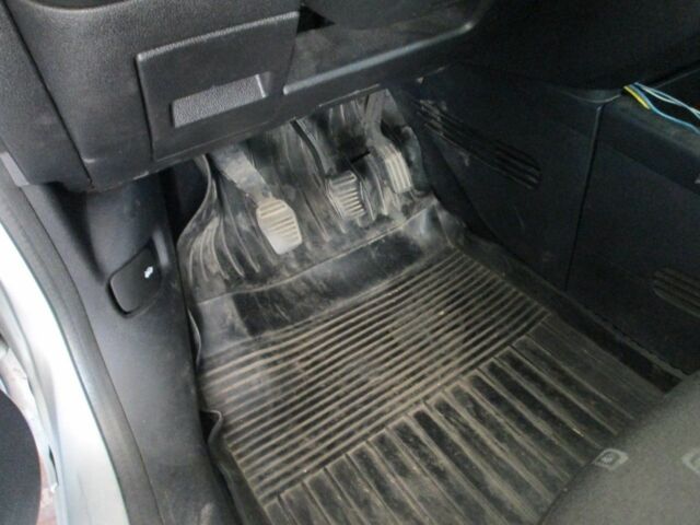 Сірий Форд Фестіва, об'ємом двигуна 0 л та пробігом 170 тис. км за 3300 $, фото 6 на Automoto.ua