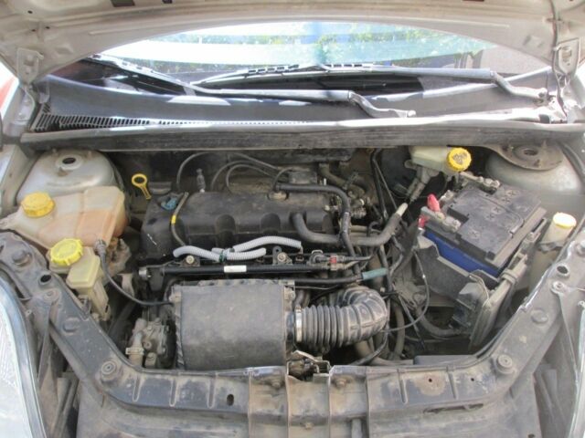 Сірий Форд Фестіва, об'ємом двигуна 0 л та пробігом 170 тис. км за 3300 $, фото 4 на Automoto.ua