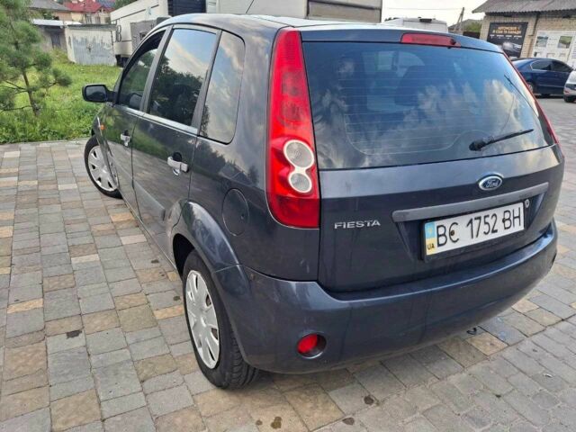 Серый Форд Фестива, объемом двигателя 1.4 л и пробегом 271 тыс. км за 3199 $, фото 3 на Automoto.ua