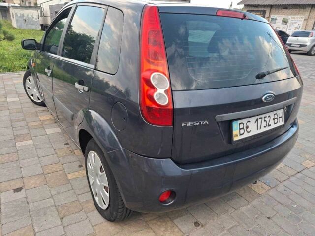 Серый Форд Фестива, объемом двигателя 1.4 л и пробегом 271 тыс. км за 3199 $, фото 4 на Automoto.ua