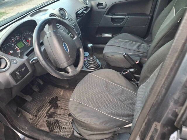 Серый Форд Фестива, объемом двигателя 1.4 л и пробегом 271 тыс. км за 3199 $, фото 6 на Automoto.ua