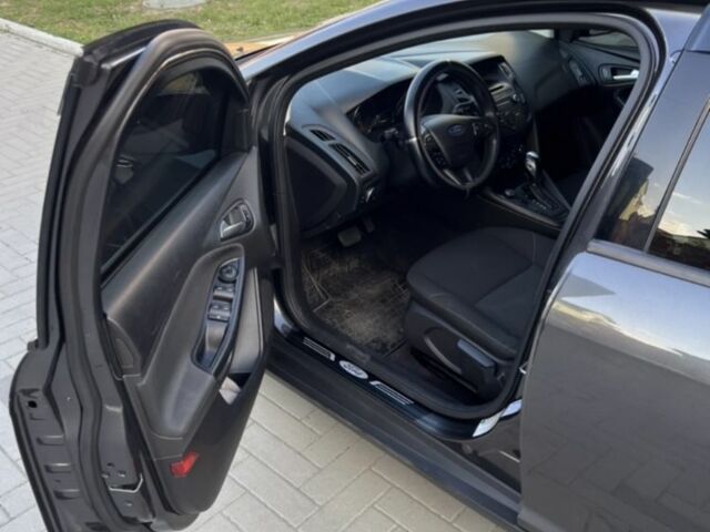 Форд Фестива 2015 в Тернополе на Automoto.ua Серый Форд Фестива, объемом двигателя 1 л и пробегом 160 тыс. км за 6600 $, фото 5 на Automoto.ua