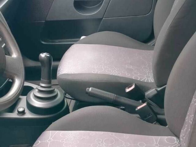 Форд Фестива 2006 в Сумах на Automoto.ua Зеленый Форд Фестива, объемом двигателя 1.4 л и пробегом 124 тыс. км за 3500 $, фото 7 на Automoto.ua