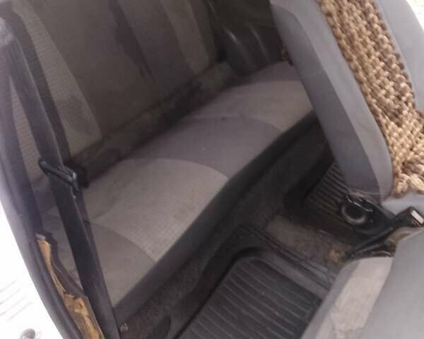 Белый Форд Фиеста, объемом двигателя 1.4 л и пробегом 53 тыс. км за 1200 $, фото 12 на Automoto.ua