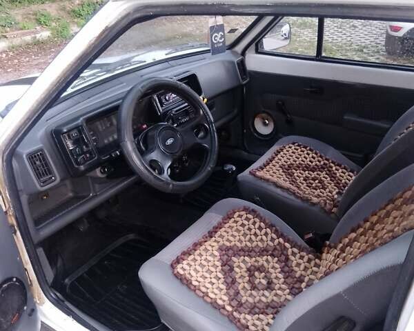 Белый Форд Фиеста, объемом двигателя 1.4 л и пробегом 53 тыс. км за 1200 $, фото 17 на Automoto.ua