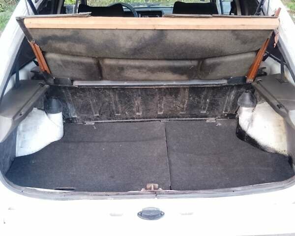 Белый Форд Фиеста, объемом двигателя 1.4 л и пробегом 53 тыс. км за 1200 $, фото 19 на Automoto.ua