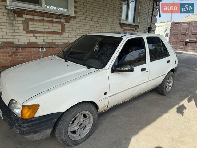 Белый Форд Фиеста, объемом двигателя 1.75 л и пробегом 220 тыс. км за 950 $, фото 4 на Automoto.ua