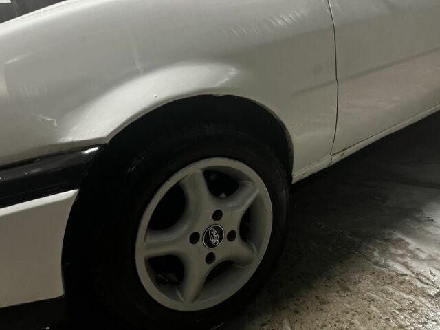 Білий Форд Фієста, об'ємом двигуна 1.1 л та пробігом 400 тис. км за 900 $, фото 6 на Automoto.ua