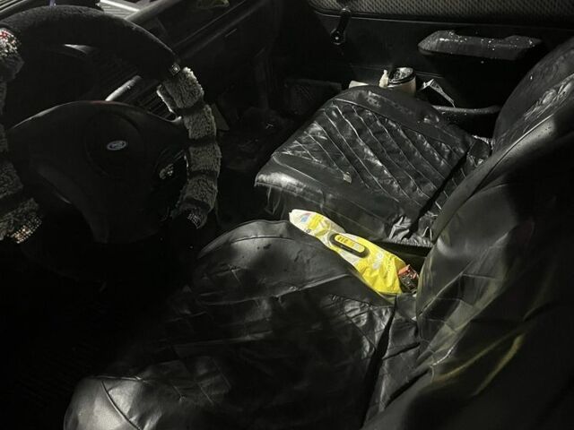 Білий Форд Фієста, об'ємом двигуна 1.1 л та пробігом 400 тис. км за 900 $, фото 2 на Automoto.ua