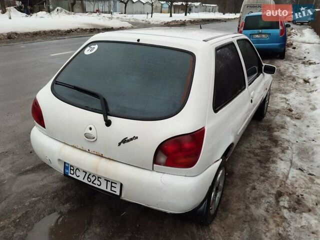 Белый Форд Фиеста, объемом двигателя 1.25 л и пробегом 290 тыс. км за 1700 $, фото 1 на Automoto.ua