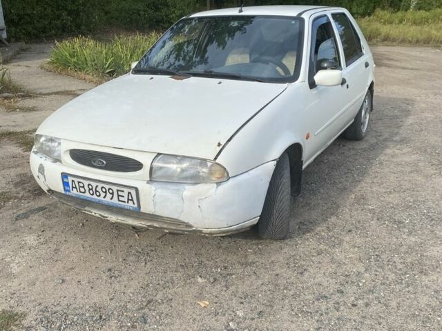 Белый Форд Фиеста, объемом двигателя 1.2 л и пробегом 250 тыс. км за 750 $, фото 1 на Automoto.ua