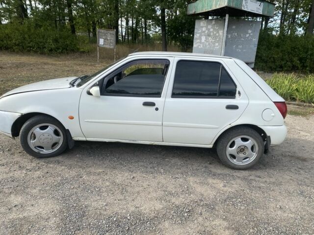 Белый Форд Фиеста, объемом двигателя 1.2 л и пробегом 250 тыс. км за 750 $, фото 2 на Automoto.ua